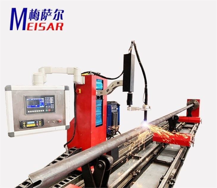 Máquina CNC para cortar furos em tubos